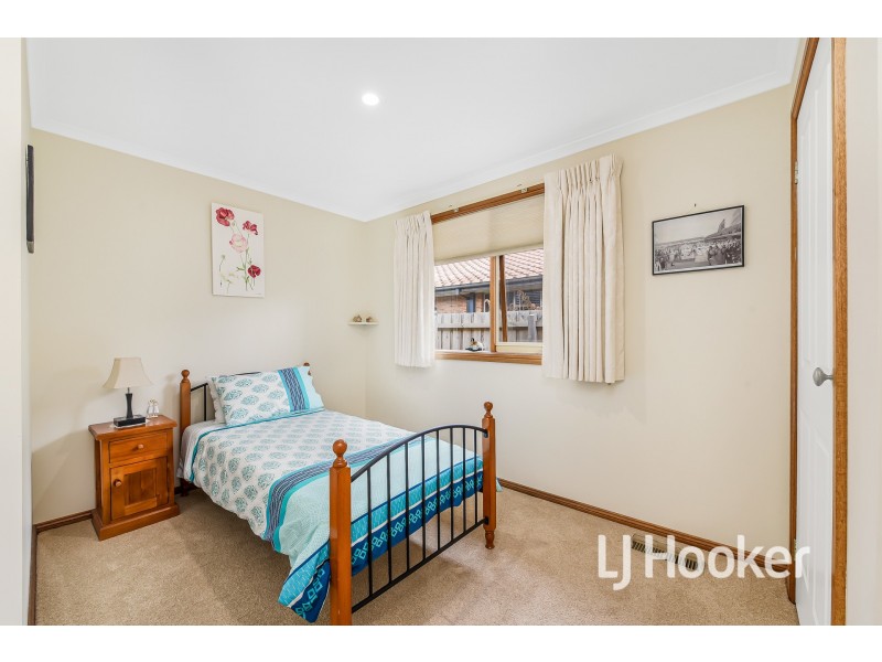 4 Kirkham Court, Berwick VIC 3806
