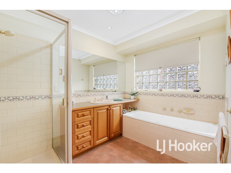 4 Kirkham Court, Berwick VIC 3806