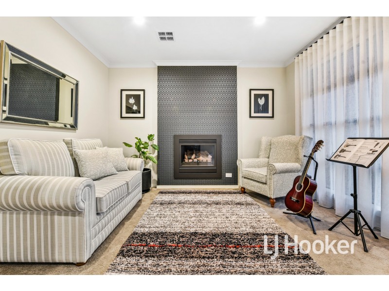 21 Excalibur Street, Berwick VIC 3806