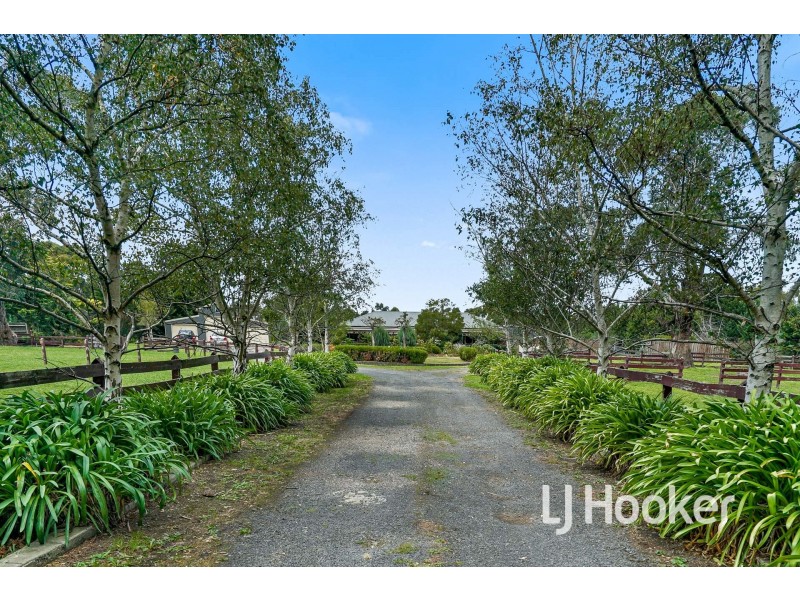 60 Ryan Road, Pakenham VIC 3810