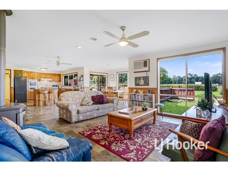 60 Ryan Road, Pakenham VIC 3810