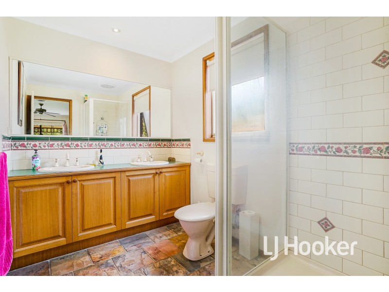 60 Ryan Road, Pakenham VIC 3810