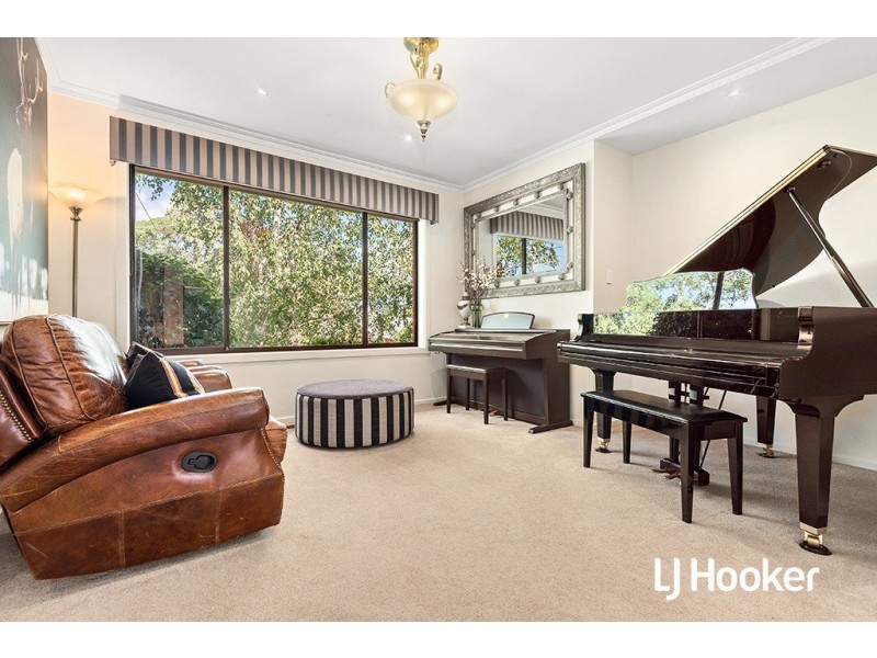 1 Harkaway Road, Berwick VIC 3806