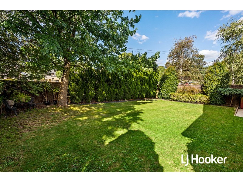 1 Harkaway Road, Berwick VIC 3806