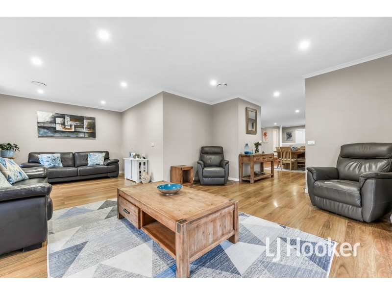 45 Collins Crescent, Berwick VIC 3806