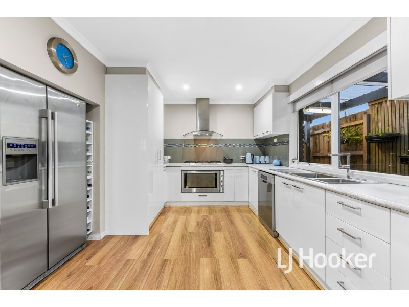 45 Collins Crescent, Berwick VIC 3806