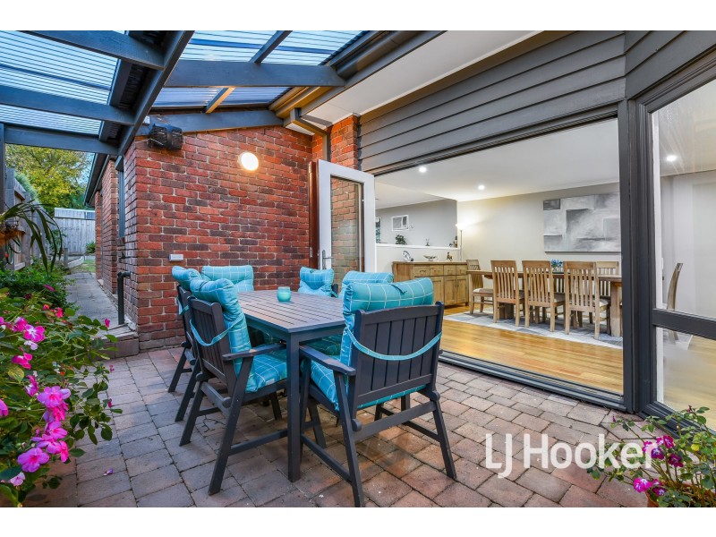 45 Collins Crescent, Berwick VIC 3806