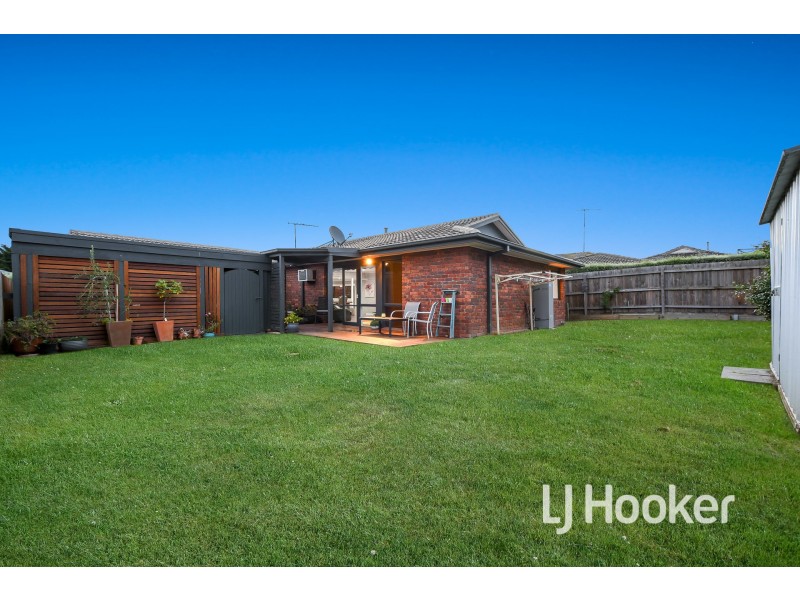 45 Collins Crescent, Berwick VIC 3806