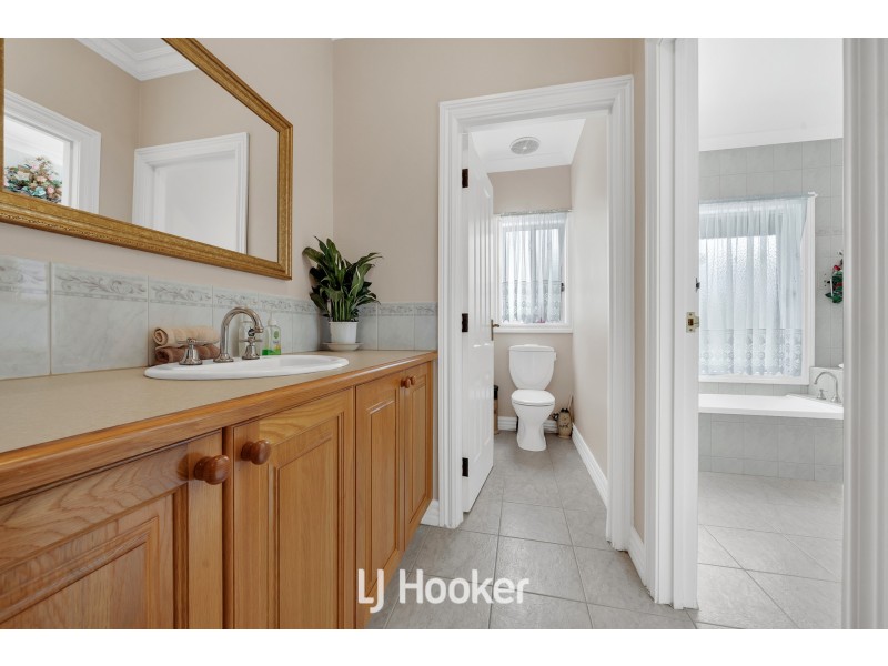 56 Quamby Avenue, Guys Hill VIC 3807