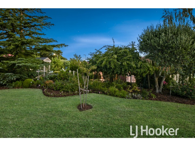 4 Exford Place, Berwick VIC 3806