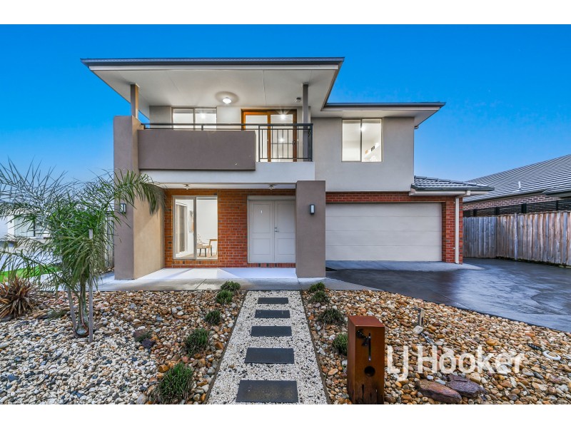 62 Warmbrunn Crescent, Berwick VIC 3806