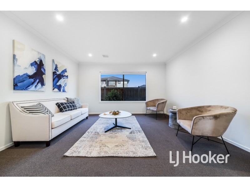 62 Warmbrunn Crescent, Berwick VIC 3806