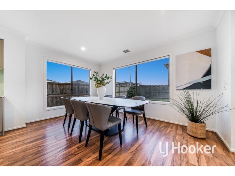 62 Warmbrunn Crescent, Berwick VIC 3806