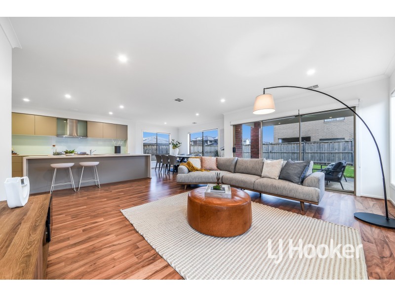 62 Warmbrunn Crescent, Berwick VIC 3806