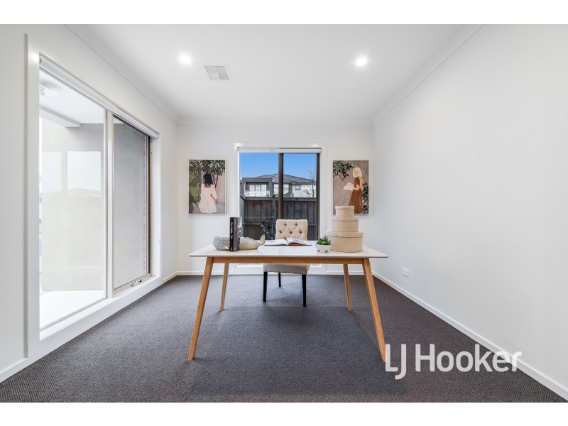 62 Warmbrunn Crescent, Berwick VIC 3806