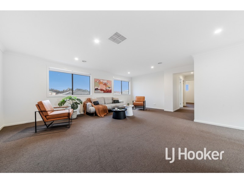 62 Warmbrunn Crescent, Berwick VIC 3806