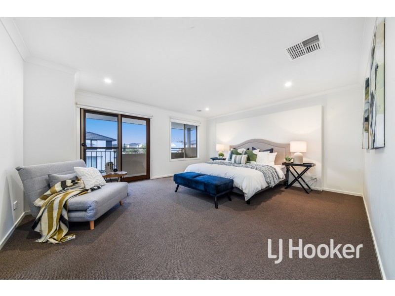 62 Warmbrunn Crescent, Berwick VIC 3806