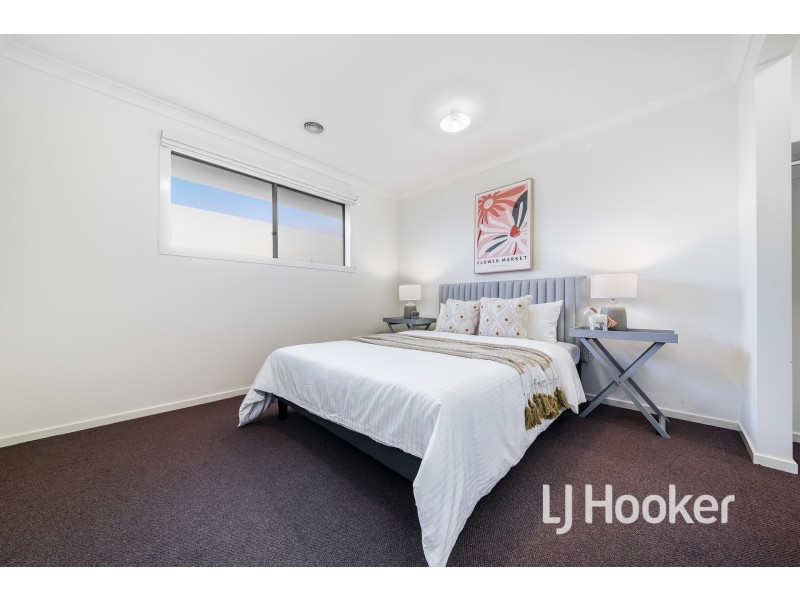 62 Warmbrunn Crescent, Berwick VIC 3806