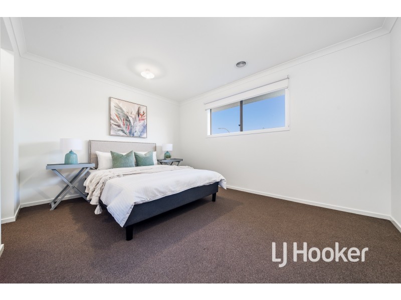 62 Warmbrunn Crescent, Berwick VIC 3806