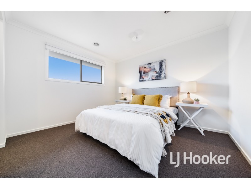 62 Warmbrunn Crescent, Berwick VIC 3806