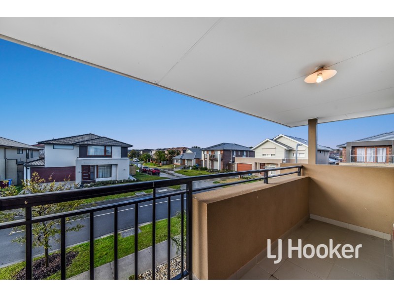 62 Warmbrunn Crescent, Berwick VIC 3806