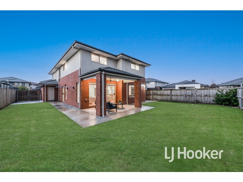 62 Warmbrunn Crescent, Berwick VIC 3806