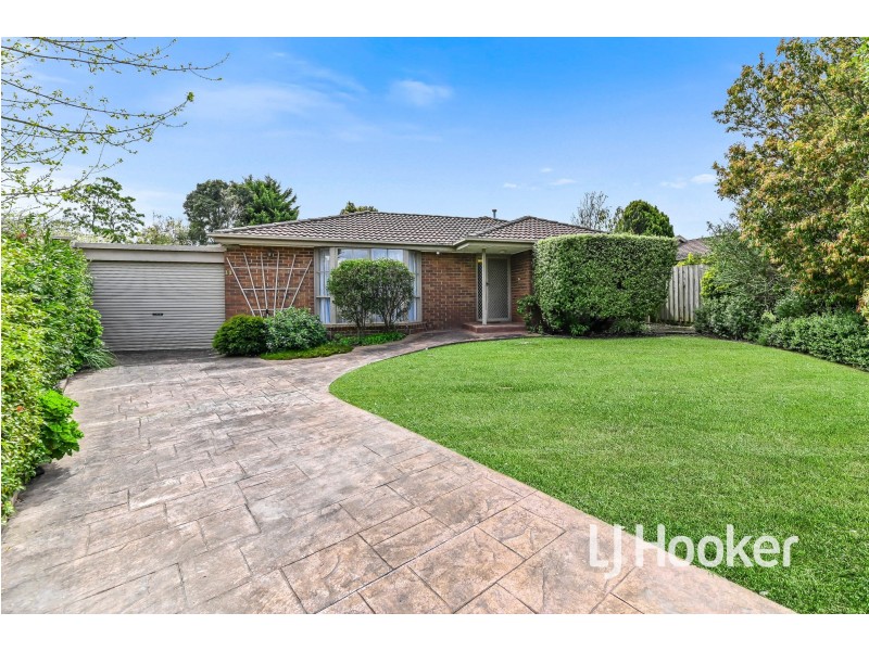 11 Lydia Mary Drive, Berwick VIC 3806