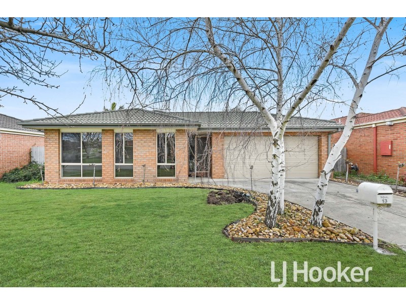 13 Balmaceda Court, Berwick VIC 3806