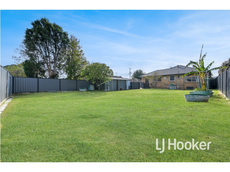 5 McLaren Avenue, Cranbourne VIC 3977