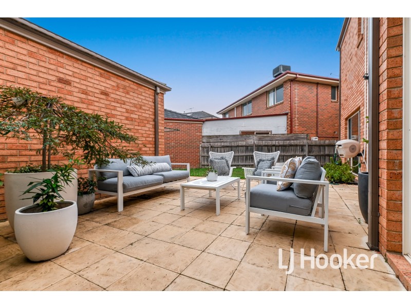 4 Amhurst Drive, Narre Warren South VIC 3805