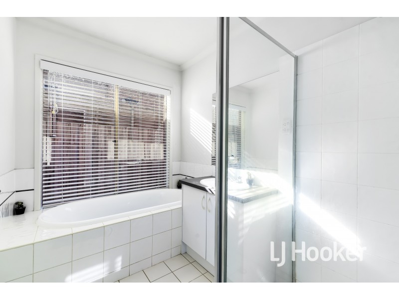 6 Eglinton Close, Berwick VIC 3806