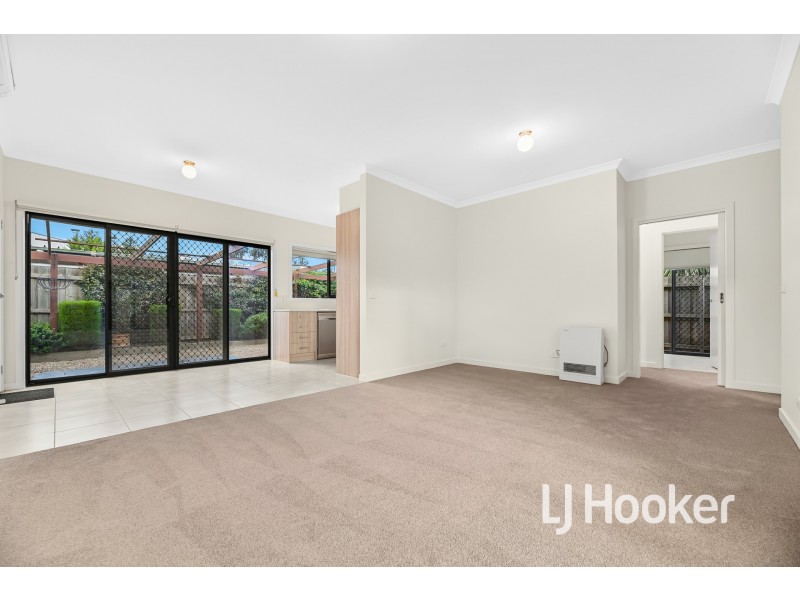 2/6 Railway Avenue, Beaconsfield VIC 3807
