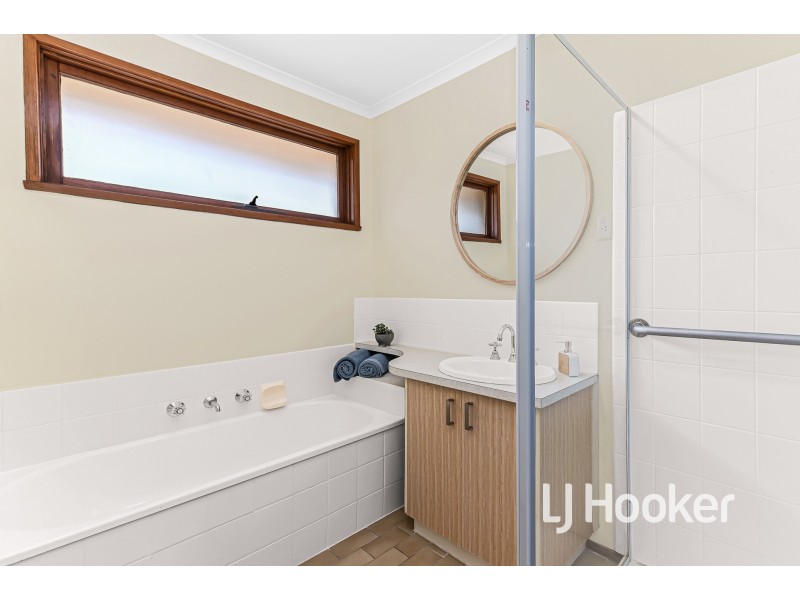 2 Franleigh Drive, Narre Warren VIC 3805