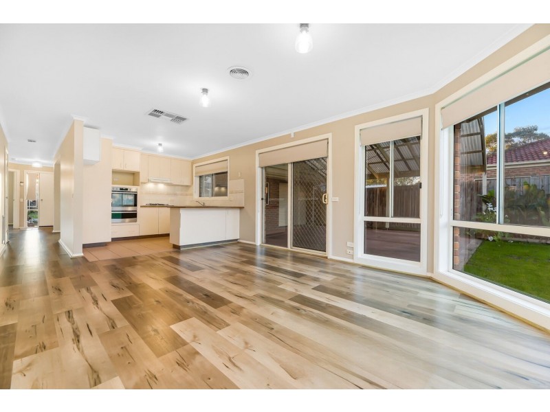 4 Kinsale View, Berwick VIC 3806