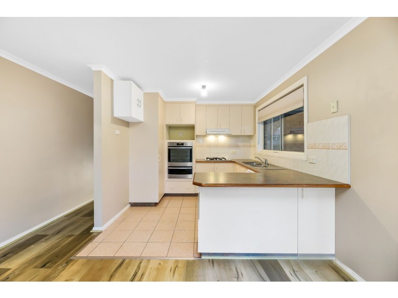 4 Kinsale View, Berwick VIC 3806