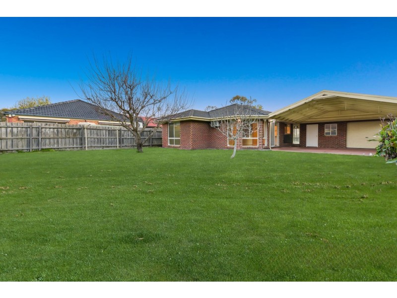 4 Kinsale View, Berwick VIC 3806