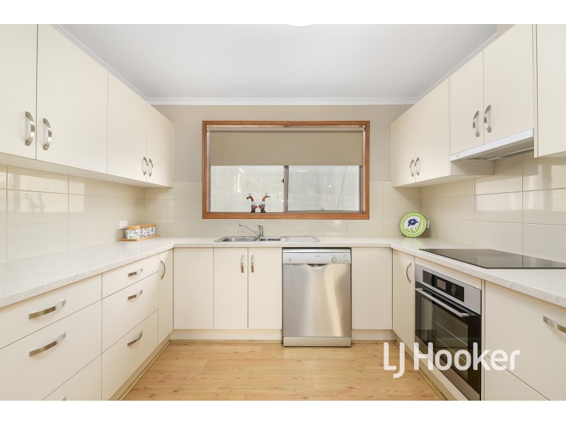 4 Oakbank Close, Berwick VIC 3806