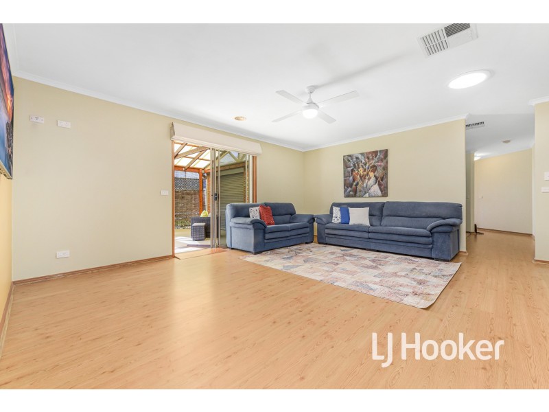 4 Oakbank Close, Berwick VIC 3806