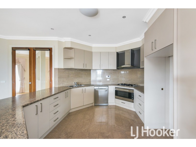 5 Fantail Way, Berwick VIC 3806