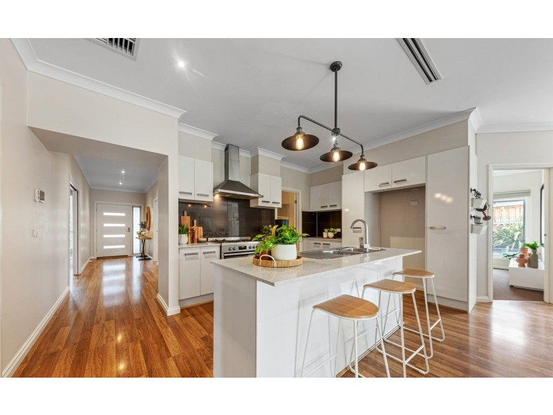 65 Thwaites Road, Pakenham VIC 3810