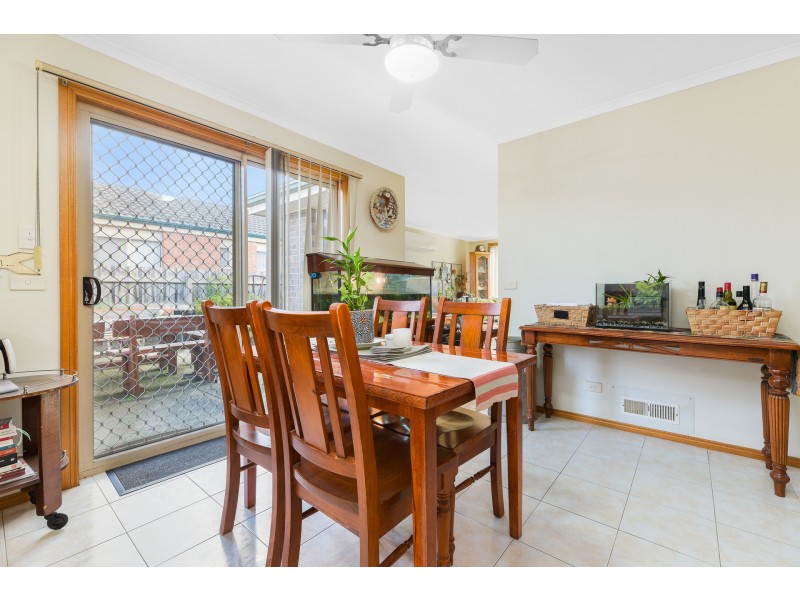 6 Rossi Close, Pakenham VIC 3810