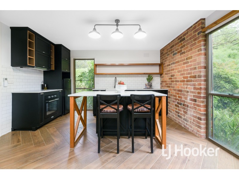 82 Beaumont Road, Berwick VIC 3806