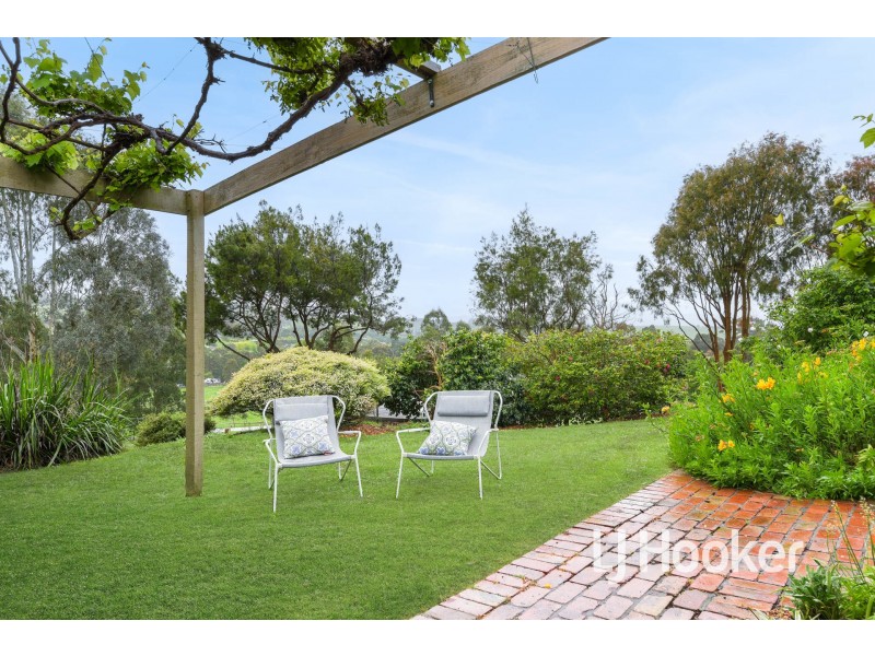 82 Beaumont Road, Berwick VIC 3806