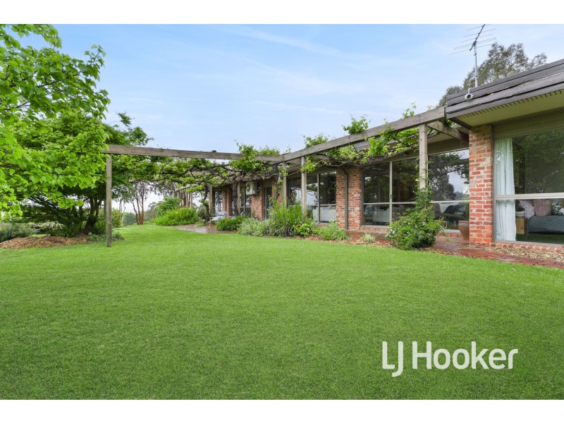 82 Beaumont Road, Berwick VIC 3806