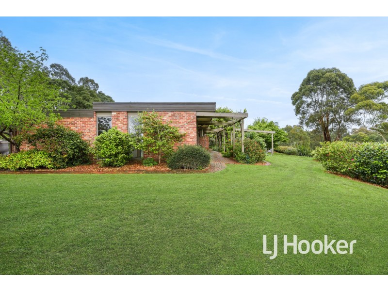 82 Beaumont Road, Berwick VIC 3806