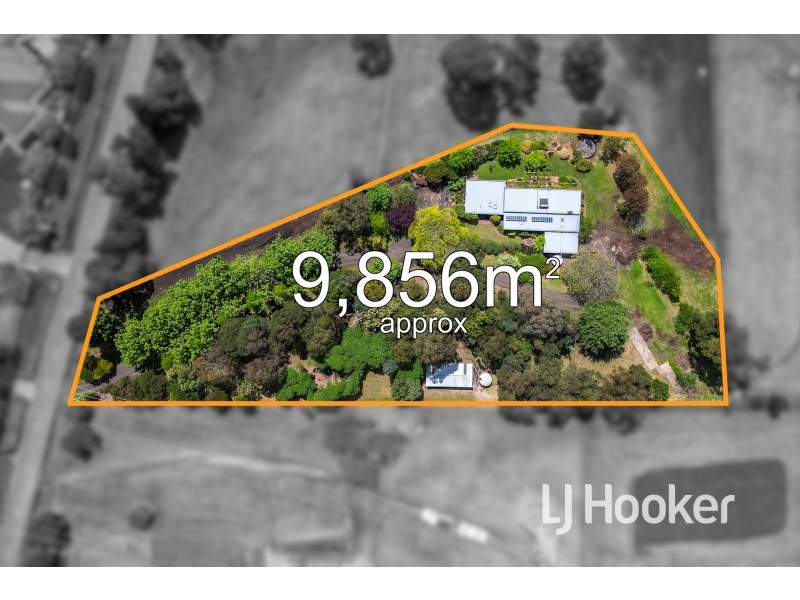82 Beaumont Road, Berwick VIC 3806