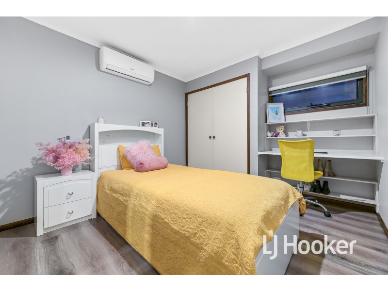 16 Hedgeley Drive, Berwick VIC 3806