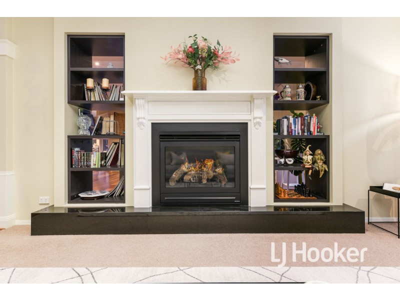 3 Whisken Way, Berwick VIC 3806