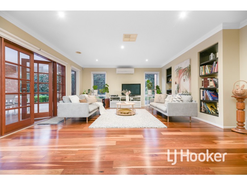 3 Whisken Way, Berwick VIC 3806