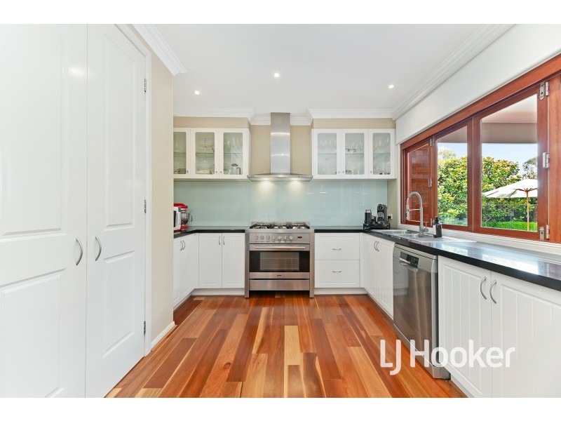 3 Whisken Way, Berwick VIC 3806